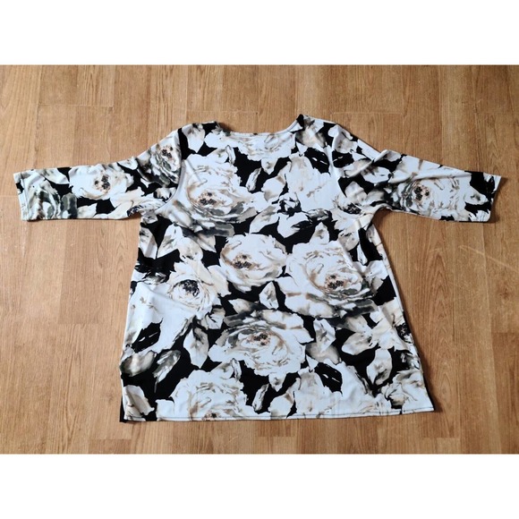 Chelsea & Theodore Womens Size 2X Long Sleeve Floral Black and White Top. CLEAN - Picture 2 of 3